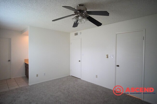 Building Photo - Cozy Southwest 3 Bedroom 2 Bath Home Comin...
