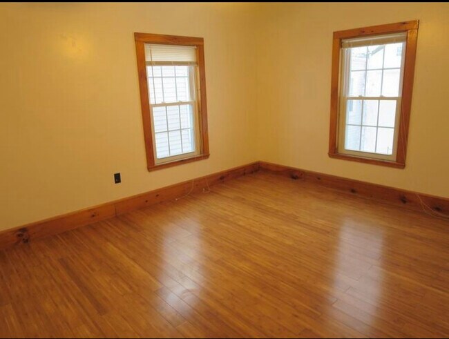 Building Photo - 90 Wallace St