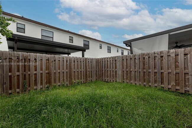 Building Photo - 12949 SW 232nd Ln