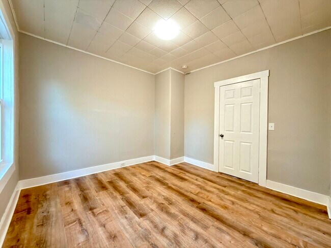 Building Photo - 16 1/2 Winslow St