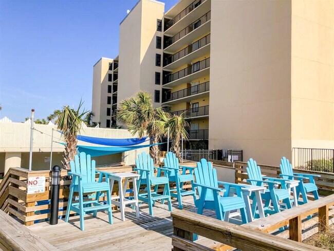 Building Photo - 8817 S Thomas Dr