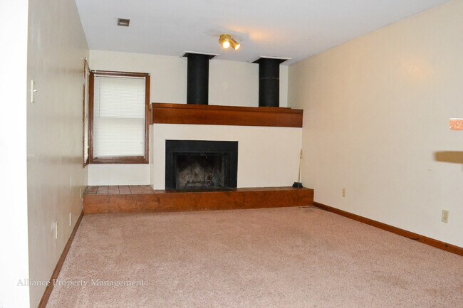 Building Photo - 1722 Houston St