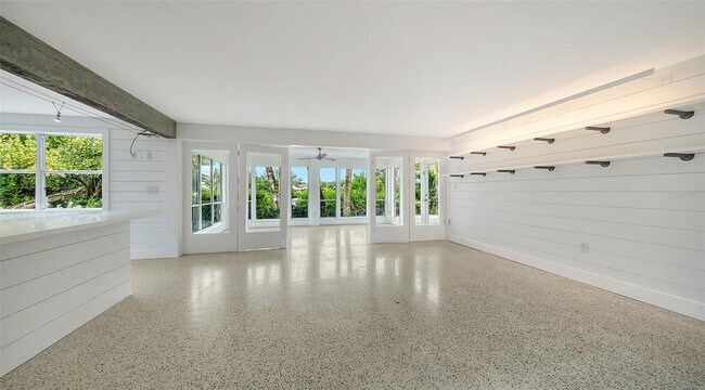 Building Photo - 7665 Sanderling Rd