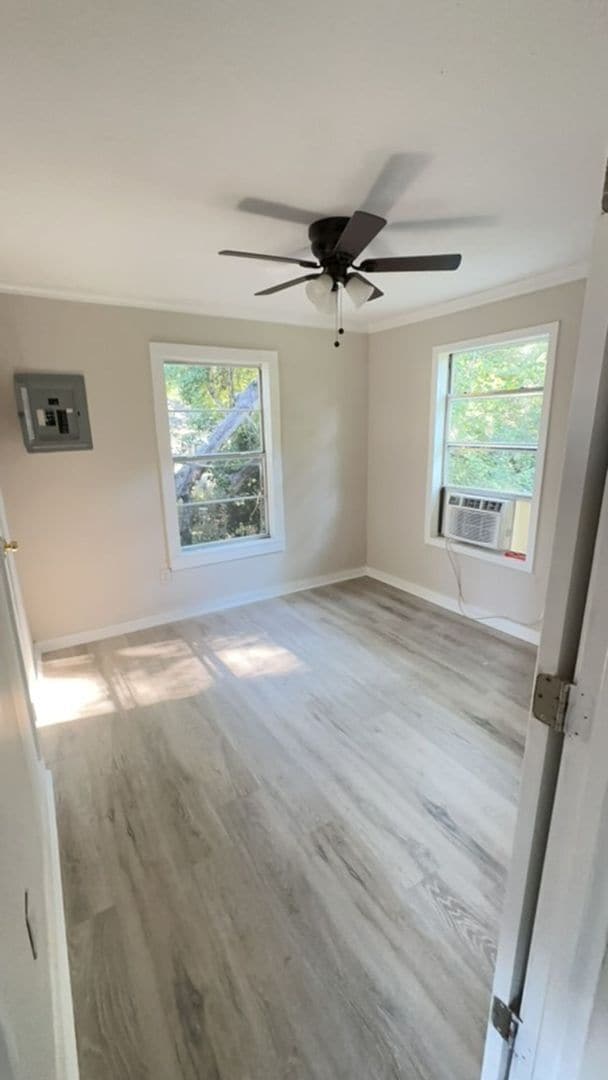 Building Photo - 501 Norvell St