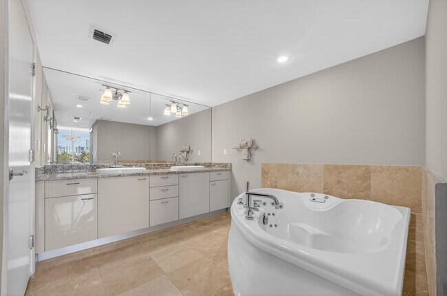 Building Photo - 45 Hendricks Isle