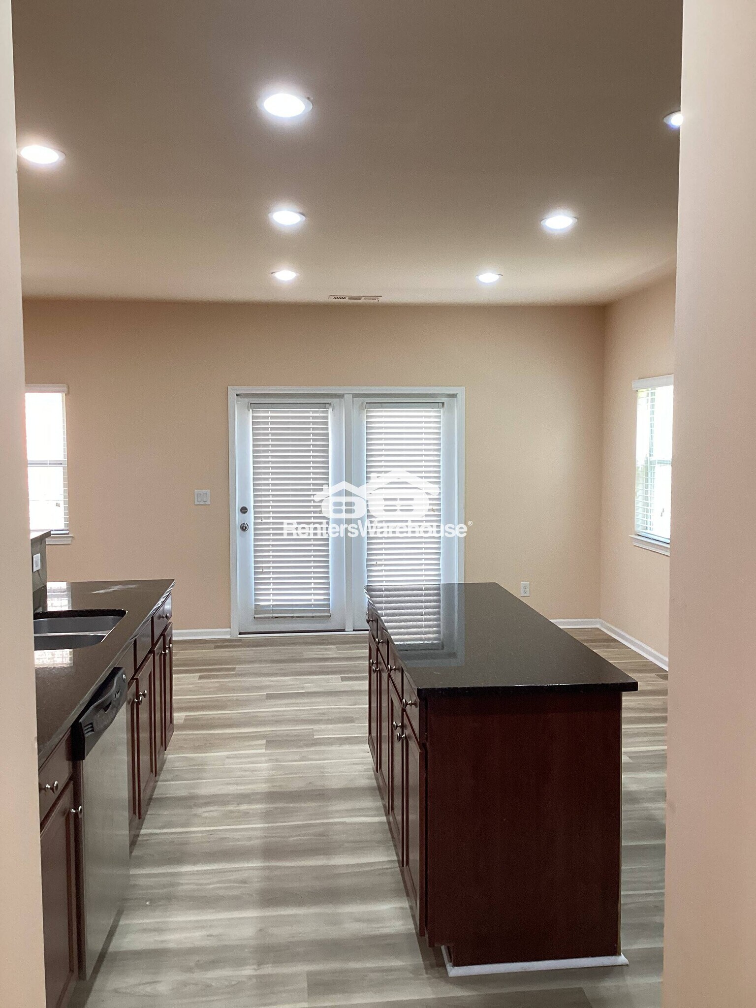Building Photo - 4470 Hedgewood Dr