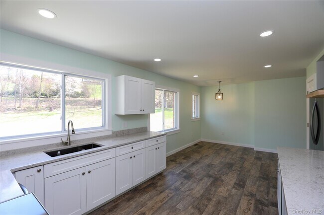 Building Photo - 111 Zandhoek Rd