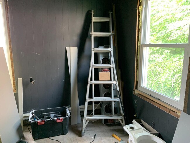 Building Photo - 420 Emmet St