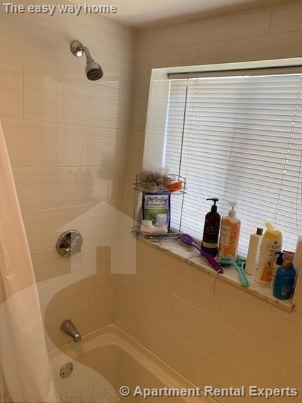 Building Photo - 6 Blair Pl