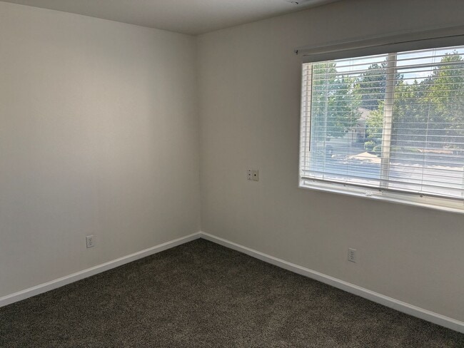 Building Photo - 5122 Mesa Verde Dr