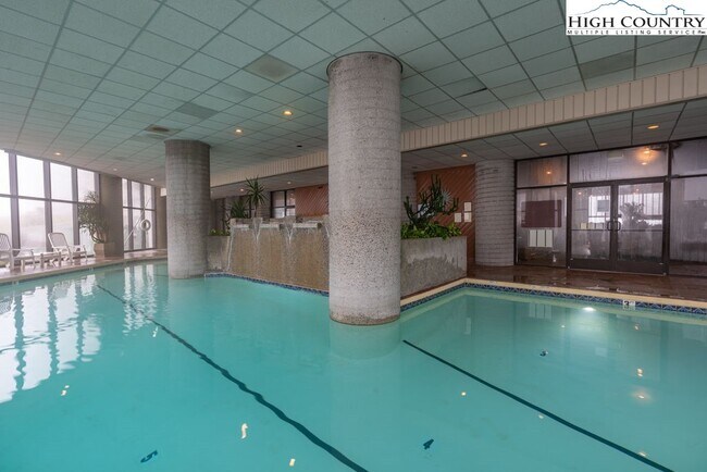 Building Photo - 303 Sugar Top Dr