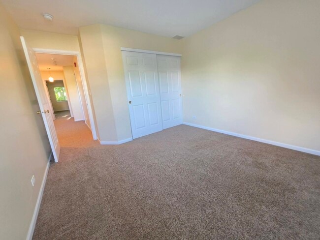 Building Photo - 3045 Kentshire Cir
