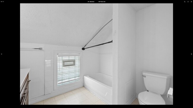 Building Photo - Beautiful 2-Bed 2-Bath Unit in St. Paul - Available Now!