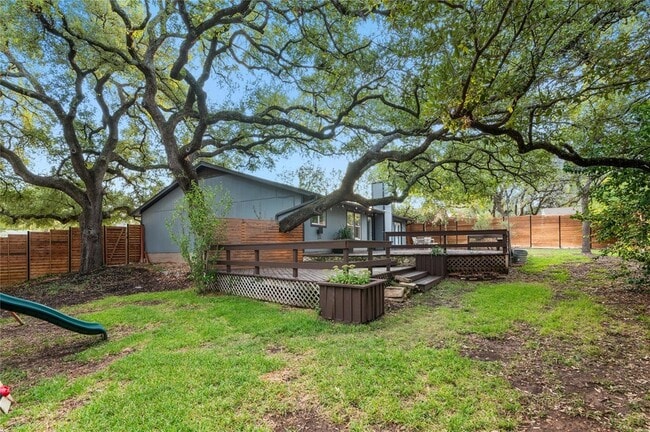 Building Photo - 1104 Durham Dr