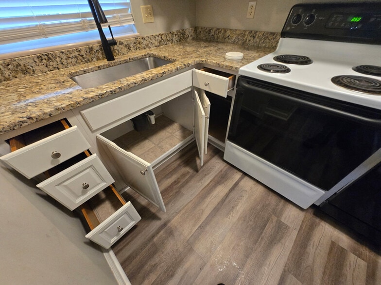 Building Photo - 118 Asbury Way