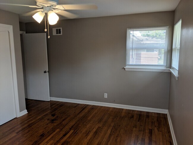 Building Photo - 44 Thackery Pl