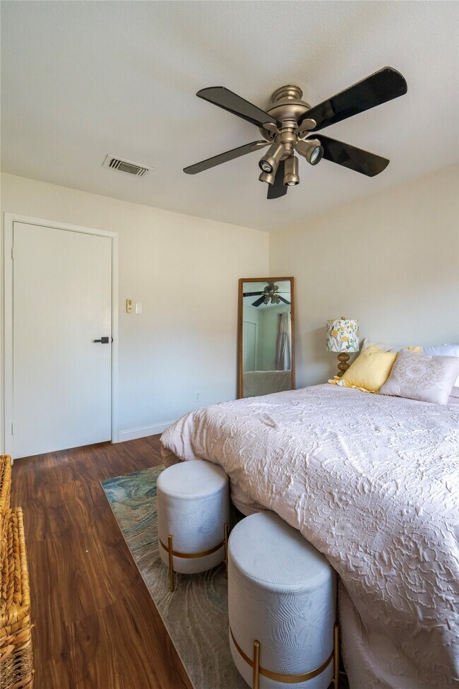 Building Photo - 1829 Augusta Dr