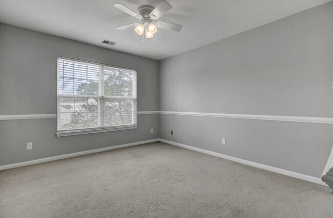 Building Photo - 9160 Maple Grove Dr