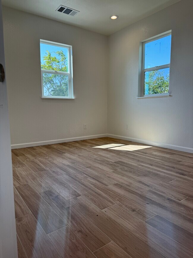 Building Photo - 2483 San Carlos St