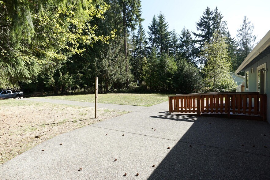 Building Photo - 6508 185th Ave E