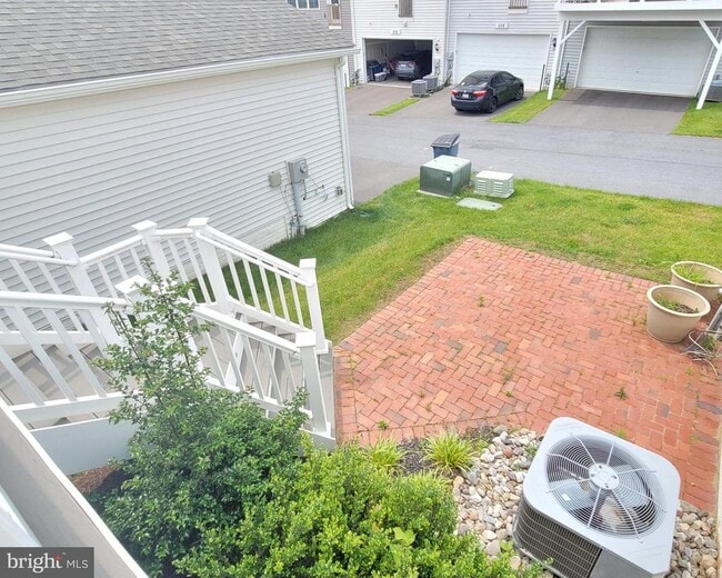 Building Photo - 14114 Dunlin St