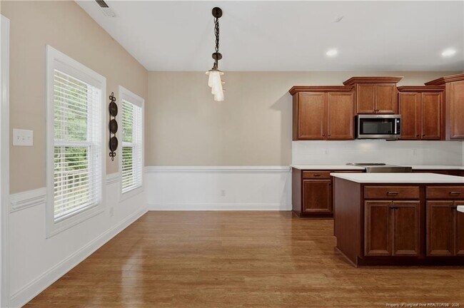 Building Photo - 138 Valley Pines Cir
