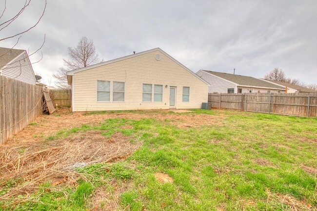 Building Photo - 913 SW 153rd St