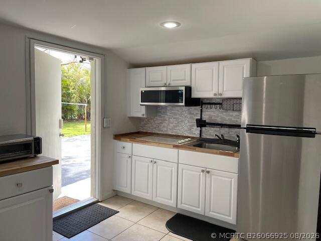 Building Photo - 821 SW 13th Ct