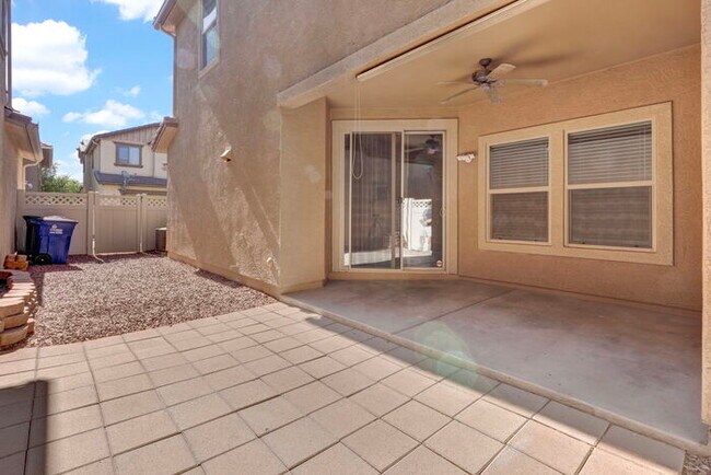 Building Photo - 946 S Hawk Ln