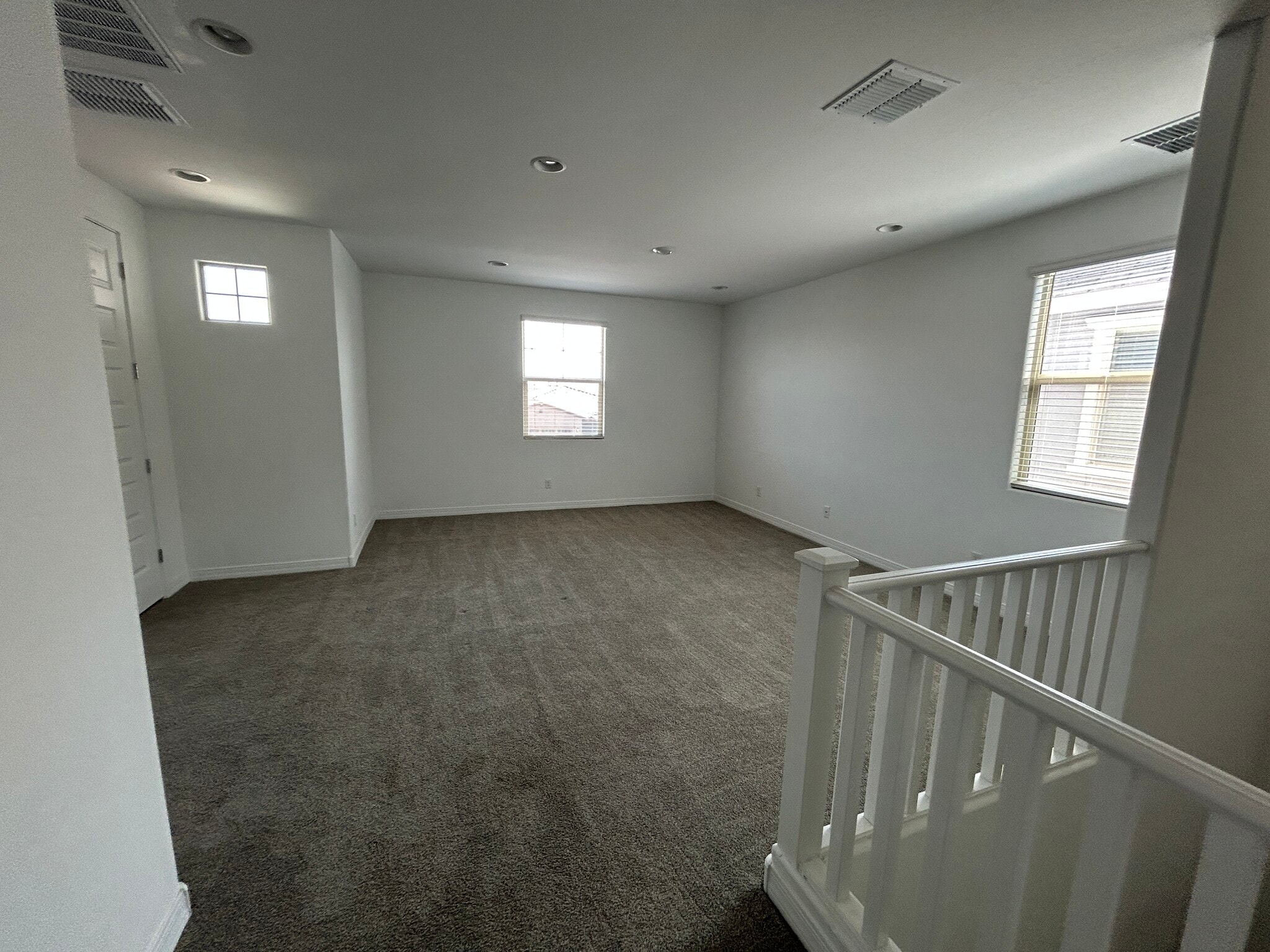Building Photo - 2348 E Kelly Dr