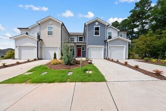 Building Photo - INCENTIVE OF $500 OFF FIRST MONTH'S RENT FOR THIS BEAUTIFUL Like-New 3BR Townhome in Durham Near ...