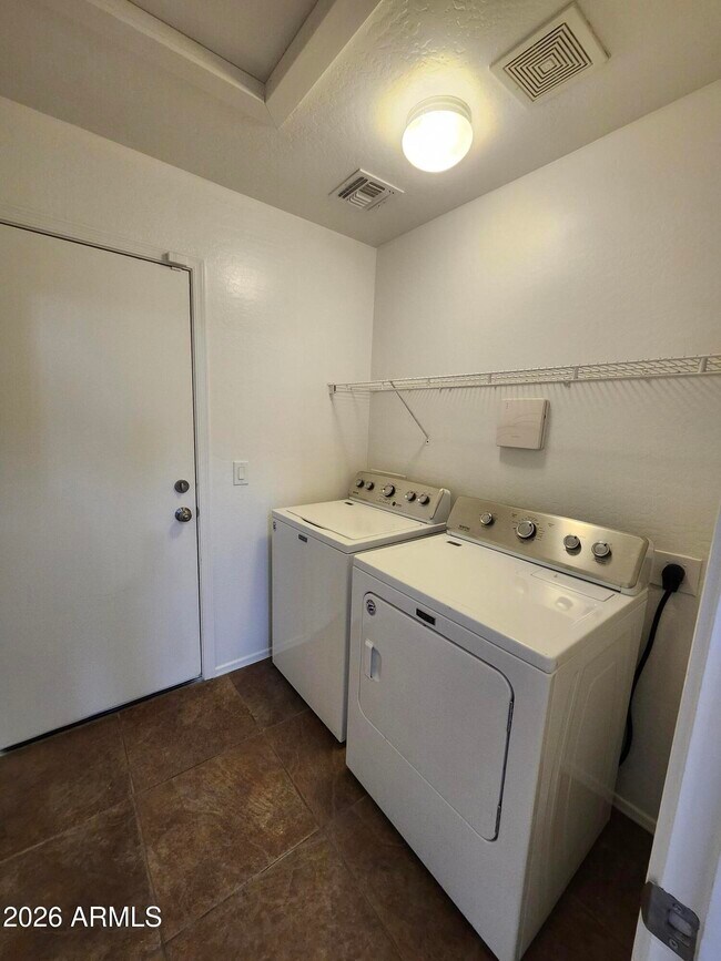 Building Photo - 23739 N El Frio Ct