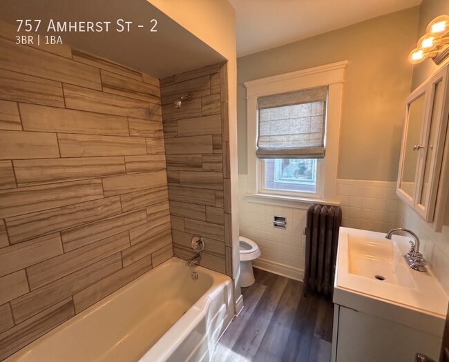 Building Photo - 757 Amherst St