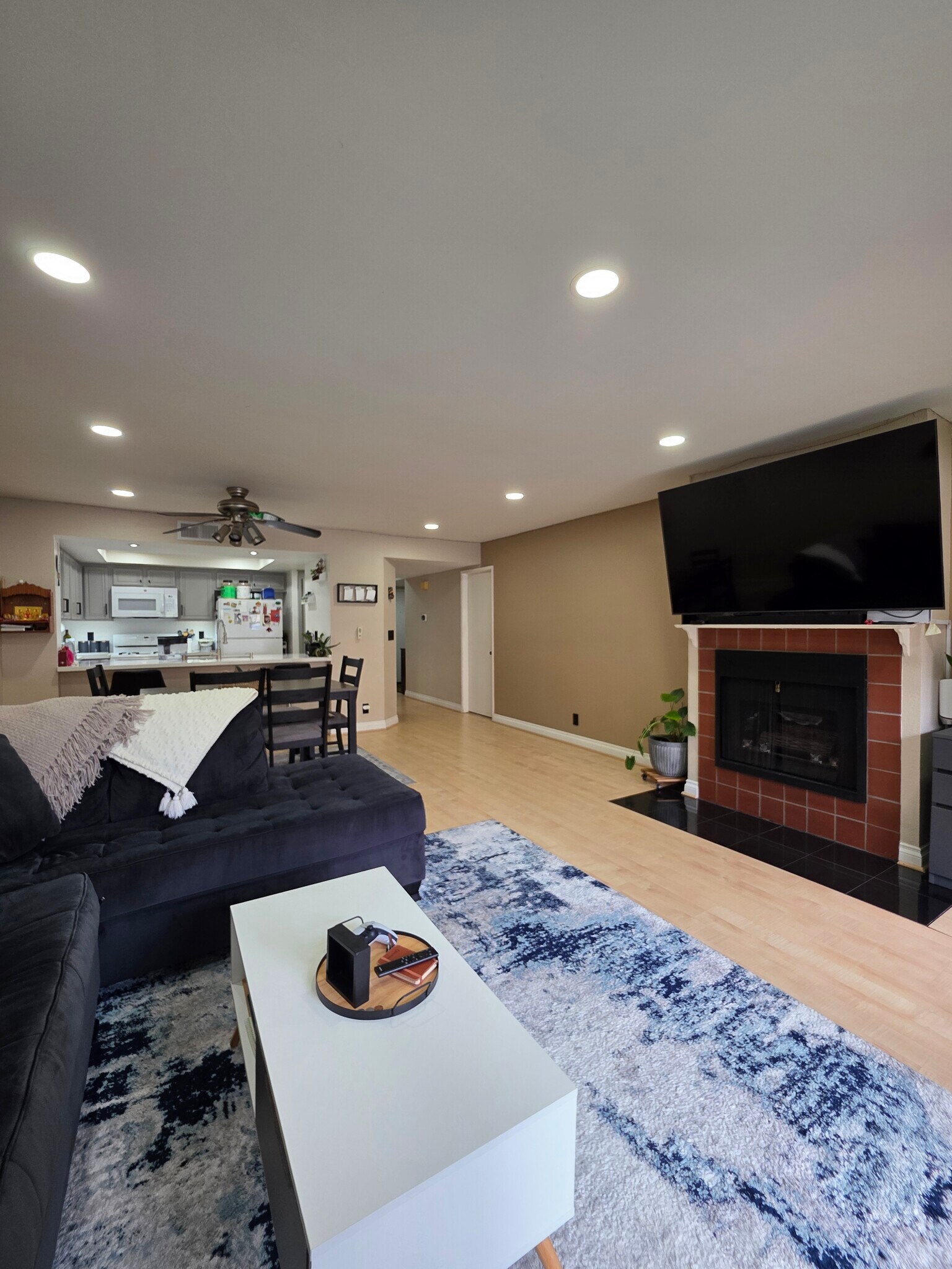 Building Photo - 9949 Scripps Westview Way