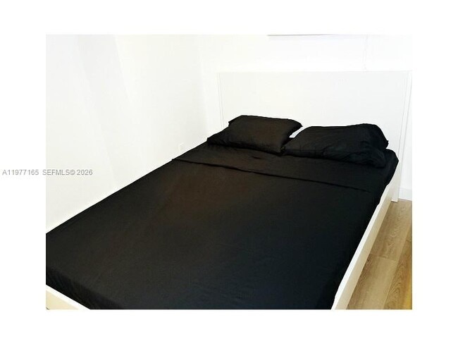 Building Photo - 653 Michigan Ave