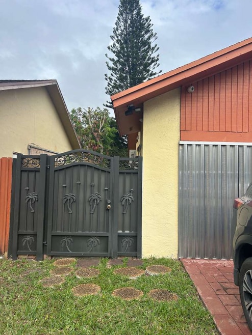 Building Photo - 12945 SW 116th St