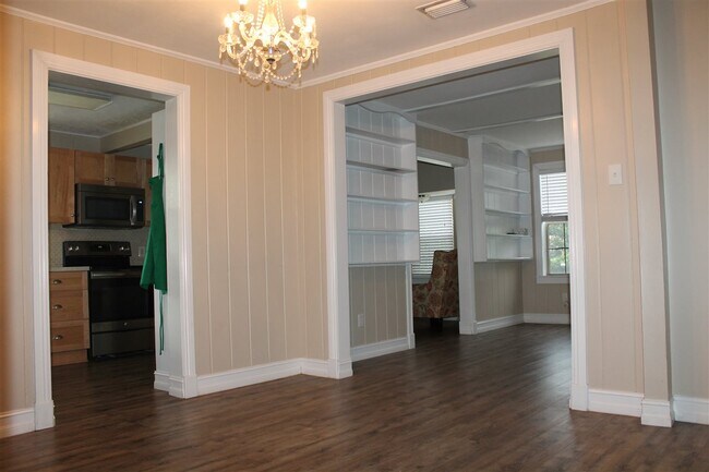 Building Photo - 46 Dolphin Dr