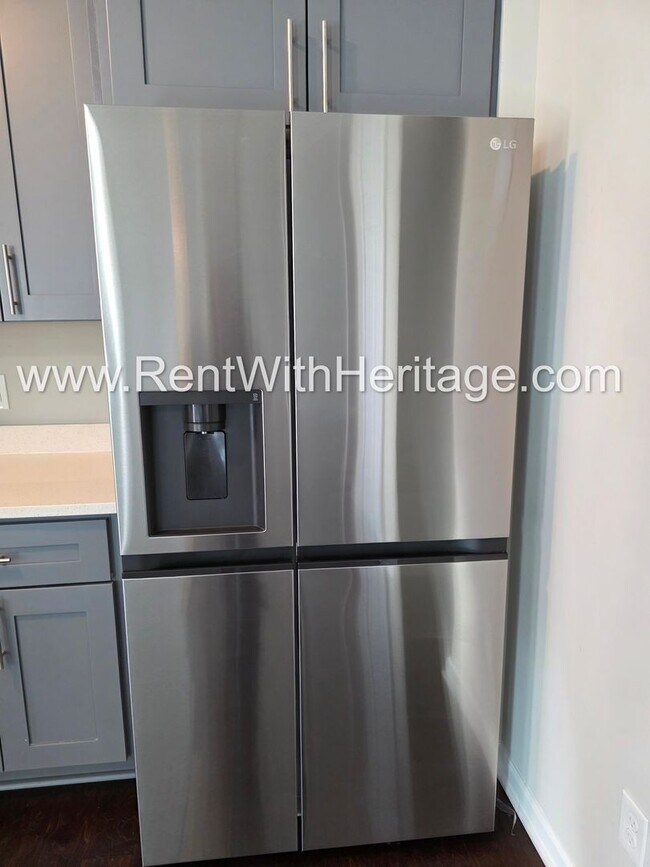 Building Photo - Stunning New 4bd/ 2.5ba / Immaculate / Attention to Detail/ Great Location