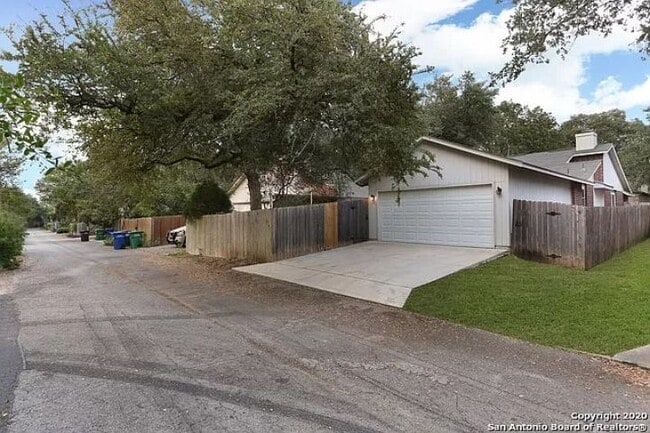 Building Photo - 5739 cedar