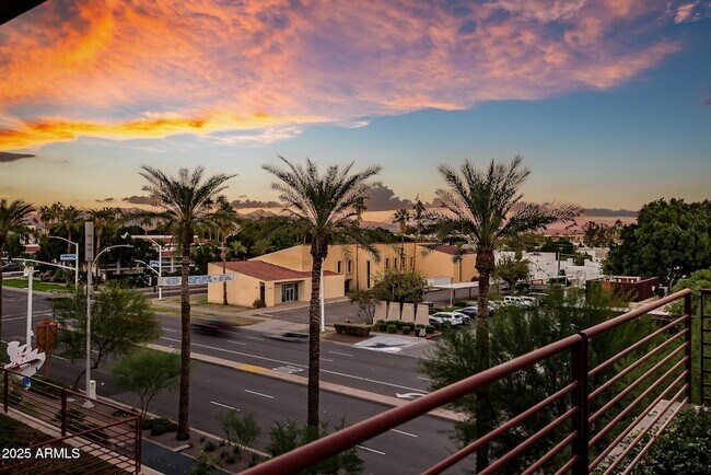 Building Photo - 7167 E Rancho Vista Dr