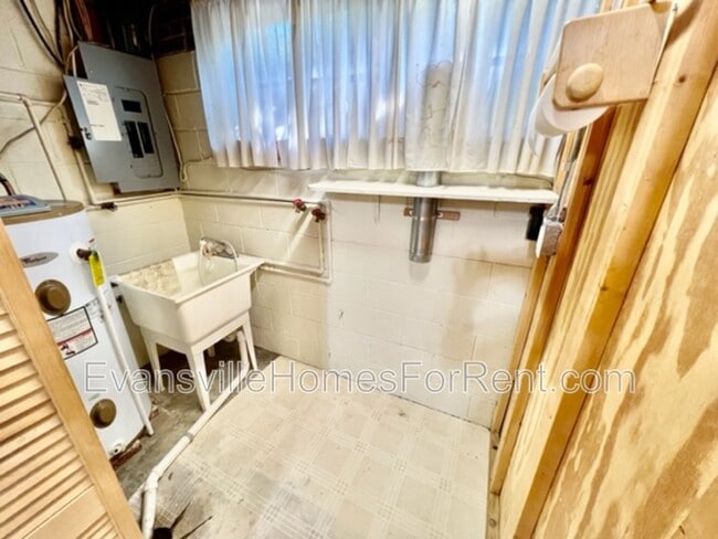 Building Photo - 4624 New Harmony Rd