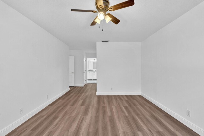 Building Photo - 36 Monterey Pointe Dr