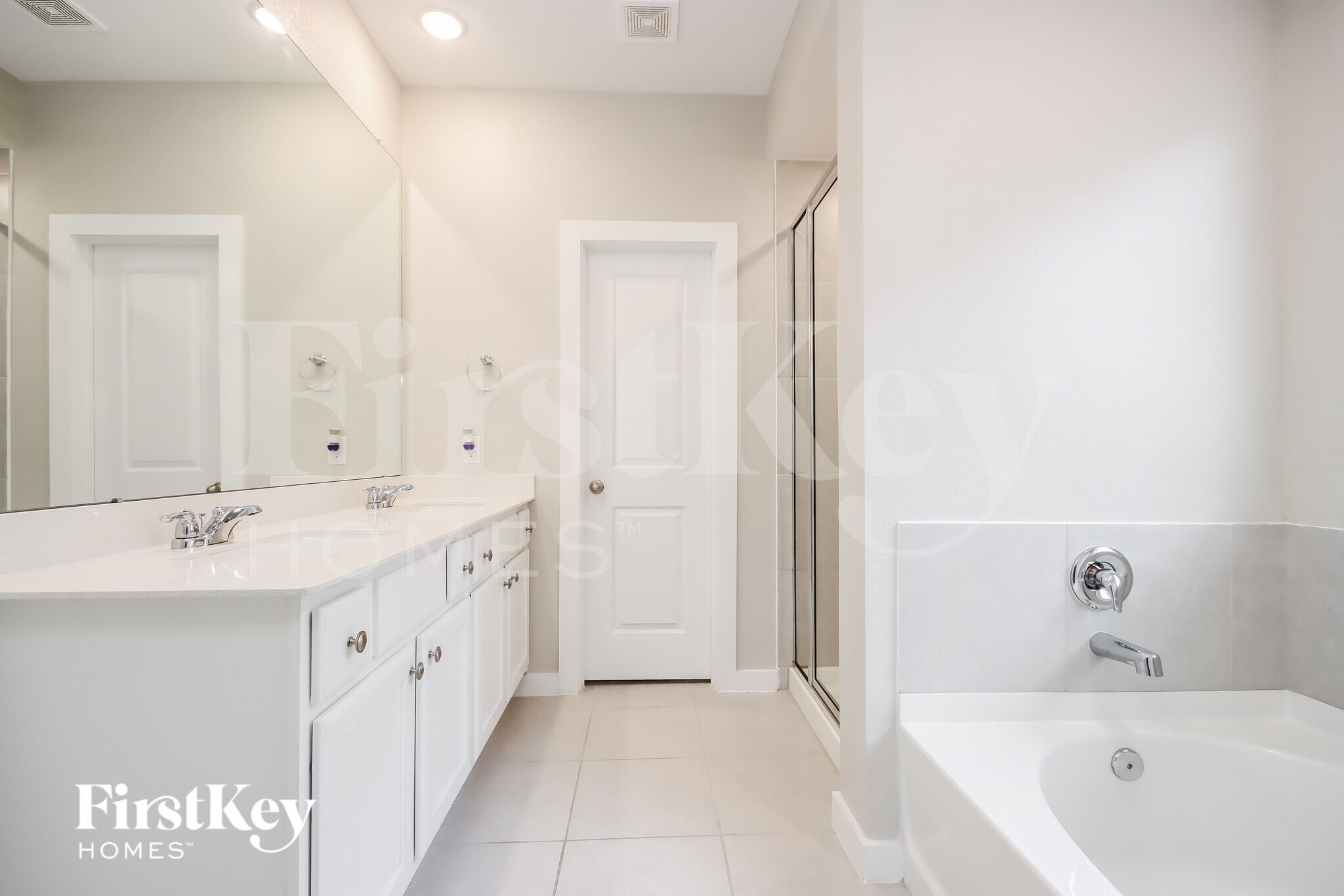 Building Photo - 16411 Little Pine Creek Dr