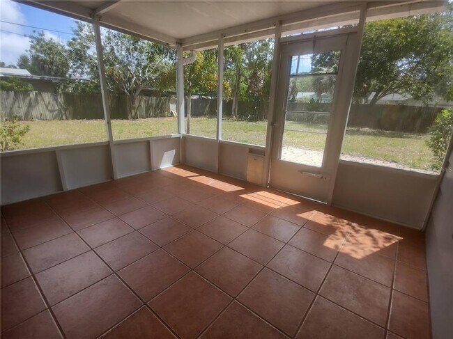 Building Photo - 1336 60th St S