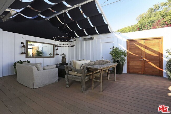 Building Photo - 27036 Malibu Cove Colony Dr