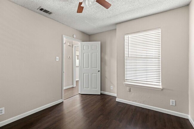 Building Photo - 6110 Wheless Cove