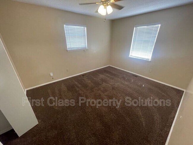 Building Photo - 6300 N Wildewood Dr