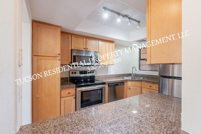 Building Photo - 6651 N Campbell Ave