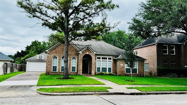 Building Photo - 3615 Huggins Way St