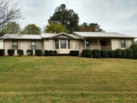 Building Photo - 4907 Bentwood Dr